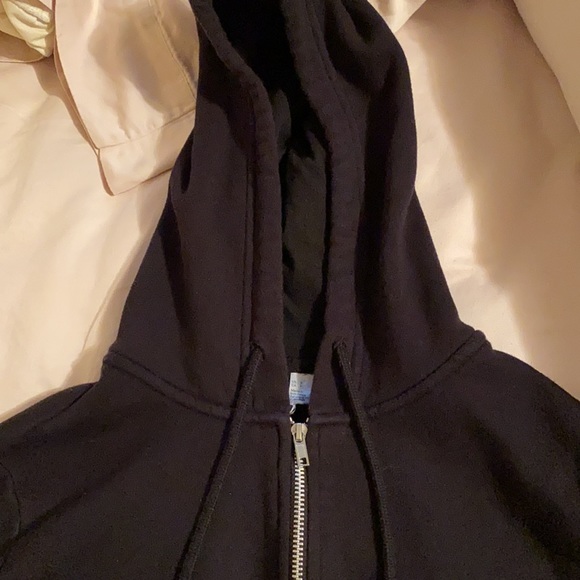 Cropped Zip Up - Picture 2 of 3